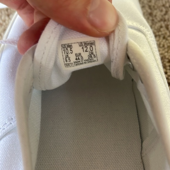 White vans - Picture 4 of 7